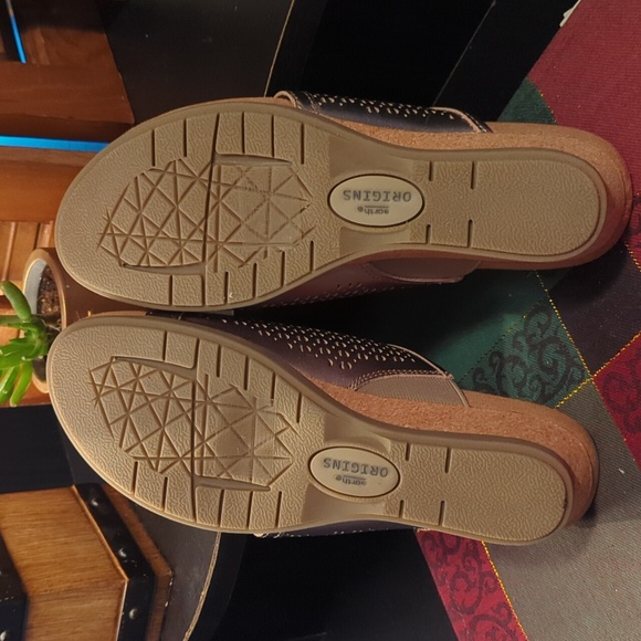 Earth Origins Pearl wedge sandals Women's 8 M Gold Metallic leather NEW NWB - Picture 3 of 10